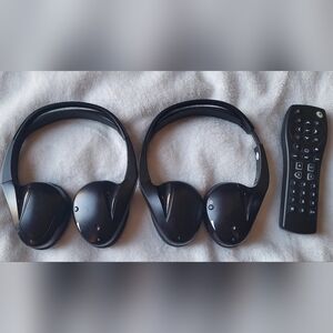 GM Rear DVD Entertainment Headphones & Remote Suburban Escalade Yukon
